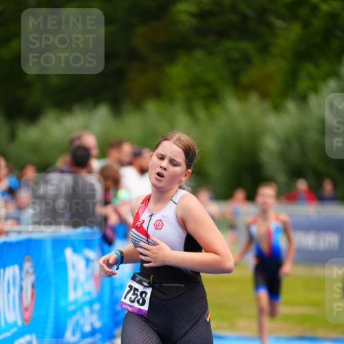 30.08.2026 - Elbe Triathlon Hamburg LAZAROV Photography http://msf.ph/oto/10070713 30.08.2026 12:54:19 Ziel 1758, 1836, 1857, 1864 meine-sportfotos.de