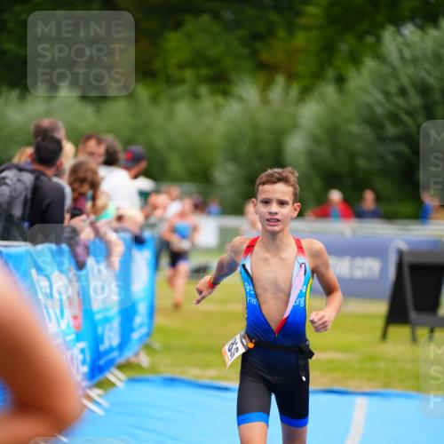30.08.2026 - Elbe Triathlon Hamburg LAZAROV Photography http://msf.ph/oto/10070730 30.08.2026 12:54:21 Ziel 1758, 1836, 1857, 1864 meine-sportfotos.de