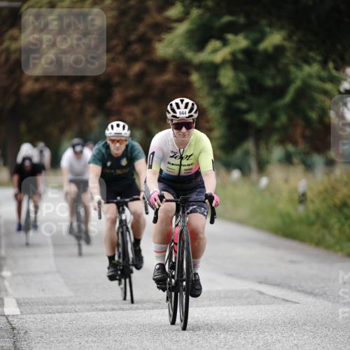 30.08.2026 - Elbe Triathlon Hamburg Michael Burmester http://msf.ph/oto/10070736 30.08.2026 09:58:07 Radfahren 403, 423, 785, 838, 897, 944 meine-sportfotos.de