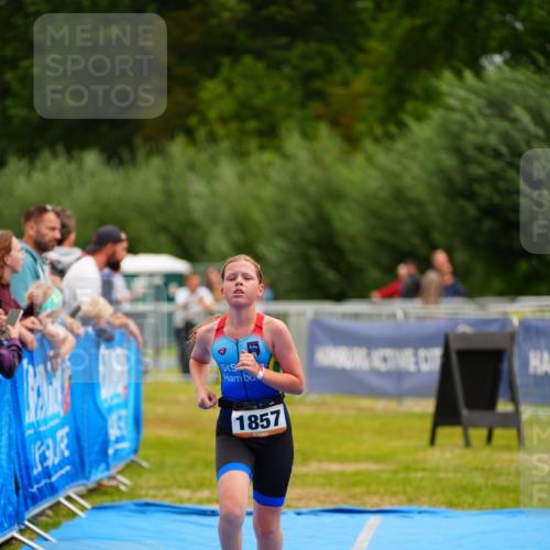 30.08.2026 - Elbe Triathlon Hamburg LAZAROV Photography http://msf.ph/oto/10070747 30.08.2026 12:54:26 Ziel 1857, 1864 meine-sportfotos.de