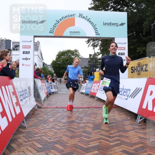 30.08.2026 - Blankeneser Heldenlauf Lena Gebhardt http://msf.ph/oto/10070758 30.08.2026 10:09:44 Ziel 5005, 5606, 5709 meine-sportfotos.de