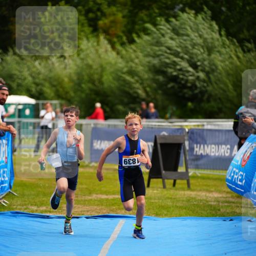 30.08.2026 - Elbe Triathlon Hamburg LAZAROV Photography http://msf.ph/oto/10070766 30.08.2026 12:54:46 Ziel 1839, 1880 meine-sportfotos.de