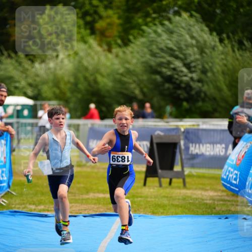 30.08.2026 - Elbe Triathlon Hamburg LAZAROV Photography http://msf.ph/oto/10070773 30.08.2026 12:54:46 Ziel 1839, 1880 meine-sportfotos.de