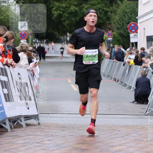 30.08.2026 - Blankeneser Heldenlauf Lena Gebhardt http://msf.ph/oto/10070785 30.08.2026 10:09:53 Ziel 5043 meine-sportfotos.de