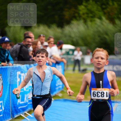 30.08.2026 - Elbe Triathlon Hamburg LAZAROV Photography http://msf.ph/oto/10070788 30.08.2026 12:54:47 Ziel 1839, 1880 meine-sportfotos.de