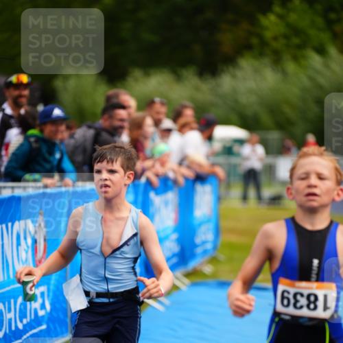 30.08.2026 - Elbe Triathlon Hamburg LAZAROV Photography http://msf.ph/oto/10070790 30.08.2026 12:54:48 Ziel 1839, 1880 meine-sportfotos.de