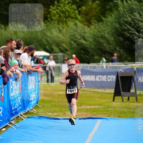 30.08.2026 - Elbe Triathlon Hamburg LAZAROV Photography http://msf.ph/oto/10070800 30.08.2026 12:55:01 Ziel 1851 meine-sportfotos.de