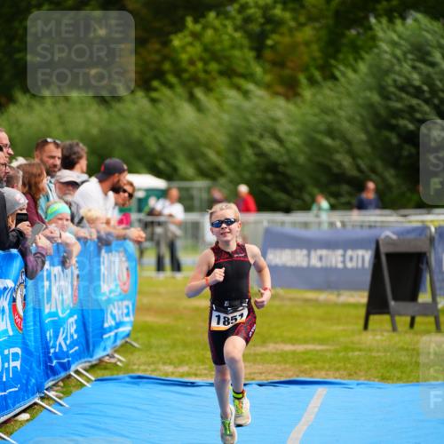 30.08.2026 - Elbe Triathlon Hamburg LAZAROV Photography http://msf.ph/oto/10070812 30.08.2026 12:55:01 Ziel 1851 meine-sportfotos.de