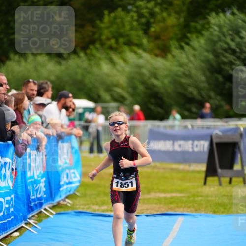 30.08.2026 - Elbe Triathlon Hamburg LAZAROV Photography http://msf.ph/oto/10070818 30.08.2026 12:55:02 Ziel 1851 meine-sportfotos.de