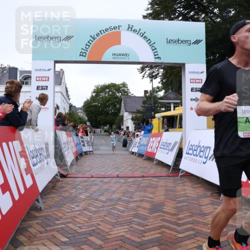 30.08.2026 - Blankeneser Heldenlauf Lena Gebhardt http://msf.ph/oto/10070824 30.08.2026 10:09:56 Ziel 5043, 5325 meine-sportfotos.de
