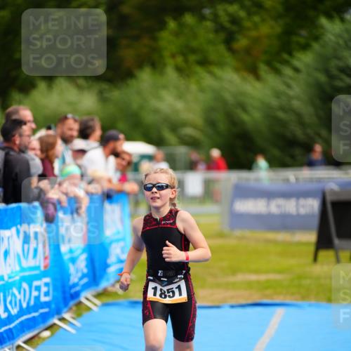 30.08.2026 - Elbe Triathlon Hamburg LAZAROV Photography http://msf.ph/oto/10070827 30.08.2026 12:55:02 Ziel 1851 meine-sportfotos.de