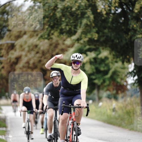30.08.2026 - Elbe Triathlon Hamburg Michael Burmester http://msf.ph/oto/10070865 30.08.2026 09:59:08 Radfahren 299, 472, 491, 495, 579, 580, 647, 718, 802 meine-sportfotos.de