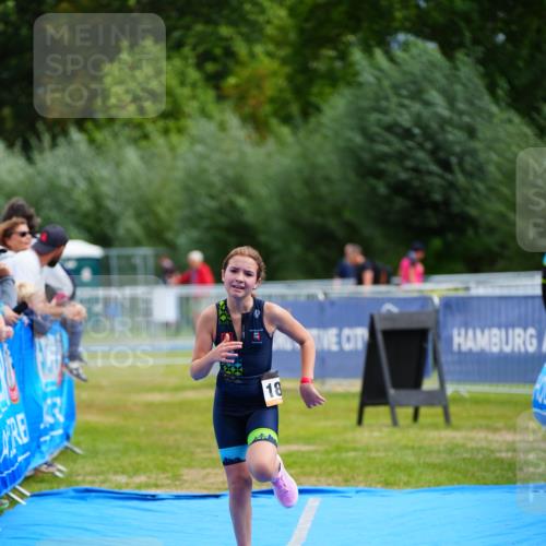 30.08.2026 - Elbe Triathlon Hamburg LAZAROV Photography http://msf.ph/oto/10070922 30.08.2026 12:55:28 Ziel 1863, 1868 meine-sportfotos.de
