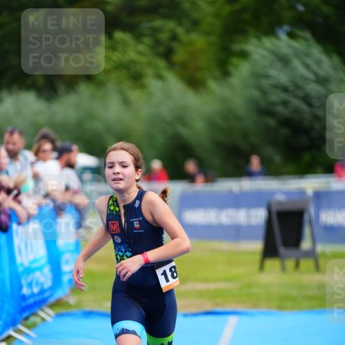 30.08.2026 - Elbe Triathlon Hamburg LAZAROV Photography http://msf.ph/oto/10070939 30.08.2026 12:55:29 Ziel 1863 meine-sportfotos.de