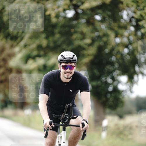 30.08.2026 - Elbe Triathlon Hamburg Michael Burmester http://msf.ph/oto/10070940 30.08.2026 09:59:43 Radfahren 608, 655, 673, 863 meine-sportfotos.de