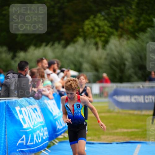 30.08.2026 - Elbe Triathlon Hamburg LAZAROV Photography http://msf.ph/oto/10070951 30.08.2026 12:55:38 Ziel 1840, 1844 meine-sportfotos.de