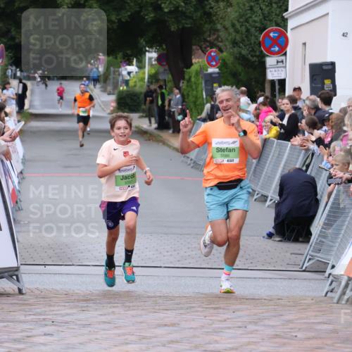 30.08.2026 - Blankeneser Heldenlauf Lena Gebhardt http://msf.ph/oto/10070953 30.08.2026 10:10:29 Ziel 5067, 5586, 5587 meine-sportfotos.de