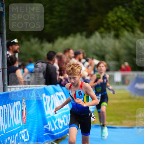 30.08.2026 - Elbe Triathlon Hamburg LAZAROV Photography http://msf.ph/oto/10070958 30.08.2026 12:55:39 Ziel 1840, 1844 meine-sportfotos.de