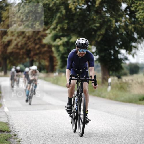 30.08.2026 - Elbe Triathlon Hamburg Michael Burmester http://msf.ph/oto/10070959 30.08.2026 09:59:56 Radfahren 248, 394, 430, 467, 532, 547, 596, 697, 769, 874, 900, 947, 958 meine-sportfotos.de