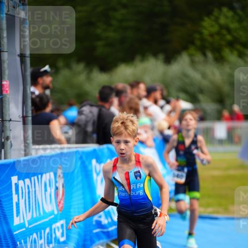 30.08.2026 - Elbe Triathlon Hamburg LAZAROV Photography http://msf.ph/oto/10070961 30.08.2026 12:55:39 Ziel 1840, 1844 meine-sportfotos.de