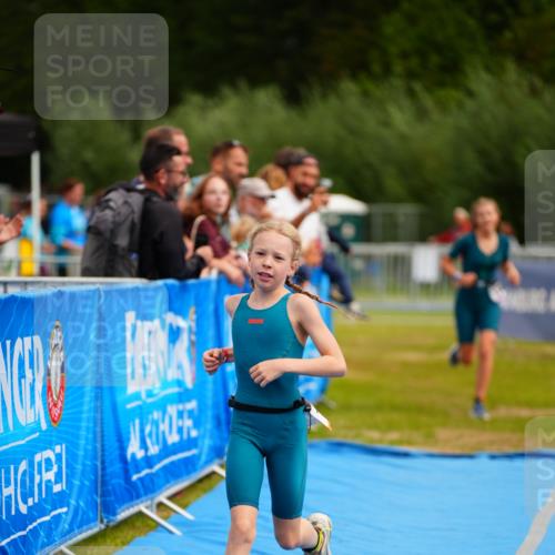 30.08.2026 - Elbe Triathlon Hamburg LAZAROV Photography http://msf.ph/oto/10070984 30.08.2026 12:56:03 Ziel 1809, 1871 meine-sportfotos.de