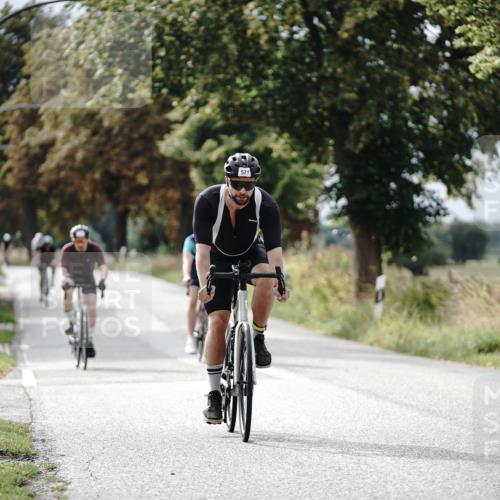 30.08.2026 - Elbe Triathlon Hamburg Michael Burmester http://msf.ph/oto/10070985 30.08.2026 10:00:30 Radfahren 510, 571, 638, 898, 931 meine-sportfotos.de