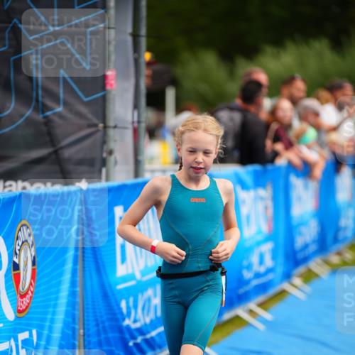 30.08.2026 - Elbe Triathlon Hamburg LAZAROV Photography http://msf.ph/oto/10070995 30.08.2026 12:56:04 Ziel 1809, 1871 meine-sportfotos.de
