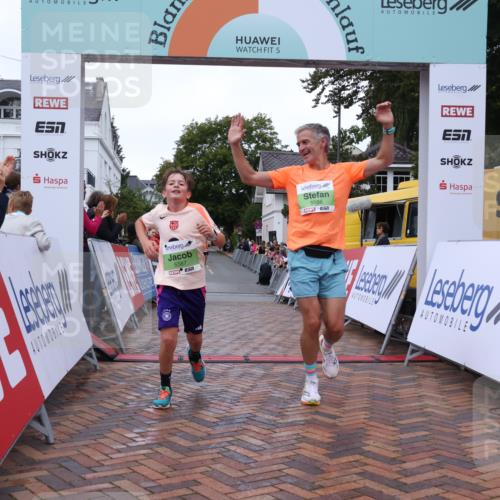 30.08.2026 - Blankeneser Heldenlauf Lena Gebhardt http://msf.ph/oto/10071006 30.08.2026 10:10:33 Ziel 5586, 5587 meine-sportfotos.de
