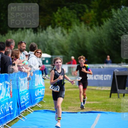 30.08.2026 - Elbe Triathlon Hamburg LAZAROV Photography http://msf.ph/oto/10071037 30.08.2026 12:56:14 Ziel 1834 meine-sportfotos.de