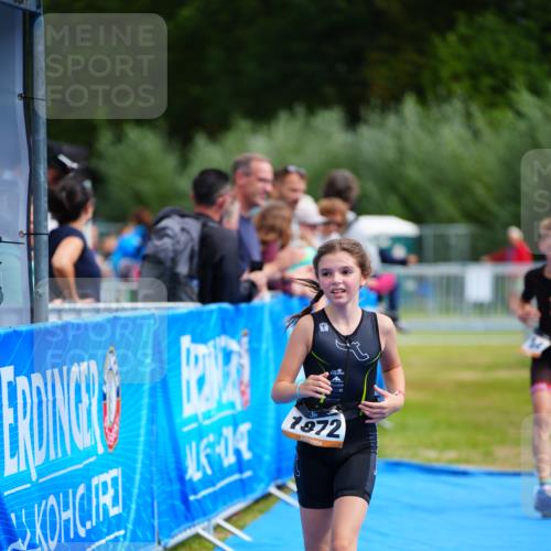 30.08.2026 - Elbe Triathlon Hamburg LAZAROV Photography http://msf.ph/oto/10071049 30.08.2026 12:56:16 Ziel 1834 meine-sportfotos.de