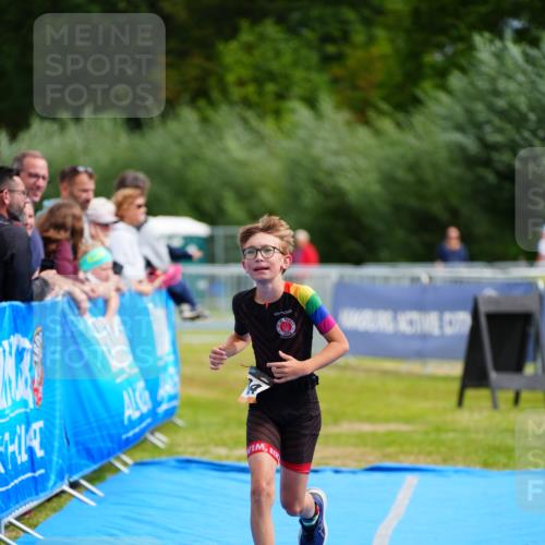 30.08.2026 - Elbe Triathlon Hamburg LAZAROV Photography http://msf.ph/oto/10071062 30.08.2026 12:56:17 Ziel 1834 meine-sportfotos.de