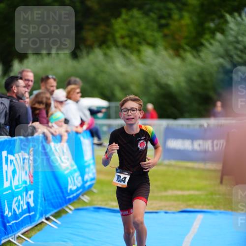 30.08.2026 - Elbe Triathlon Hamburg LAZAROV Photography http://msf.ph/oto/10071066 30.08.2026 12:56:17 Ziel 1834 meine-sportfotos.de