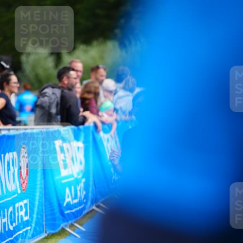 30.08.2026 - Elbe Triathlon Hamburg LAZAROV Photography http://msf.ph/oto/10071075 30.08.2026 12:56:18 Ziel 1834 meine-sportfotos.de