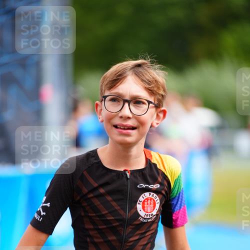 30.08.2026 - Elbe Triathlon Hamburg LAZAROV Photography http://msf.ph/oto/10071076 30.08.2026 12:56:21 Ziel 1834 meine-sportfotos.de