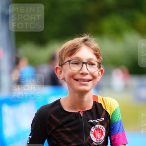 30.08.2026 - Elbe Triathlon Hamburg LAZAROV Photography http://msf.ph/oto/10071082 30.08.2026 12:56:21 Ziel 1834 meine-sportfotos.de
