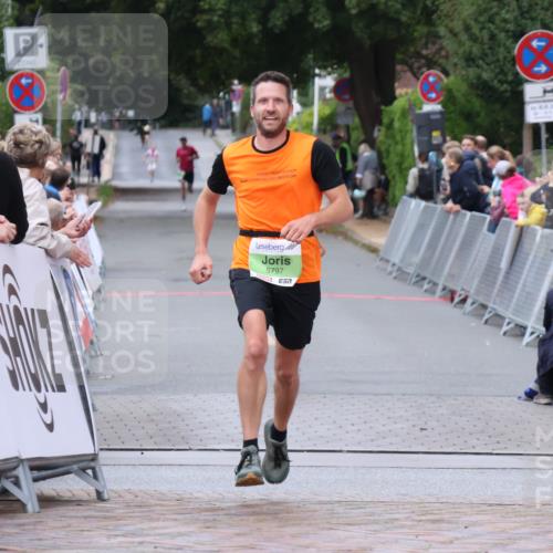 30.08.2026 - Blankeneser Heldenlauf Lena Gebhardt http://msf.ph/oto/10071087 30.08.2026 10:10:41 Ziel 5586, 5587, 5797 meine-sportfotos.de