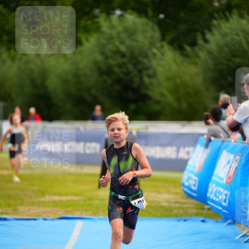 30.08.2026 - Elbe Triathlon Hamburg LAZAROV Photography http://msf.ph/oto/10071088 30.08.2026 12:56:48 Ziel 1835, 1848 meine-sportfotos.de