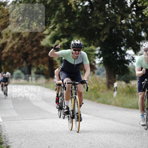 30.08.2026 - Elbe Triathlon Hamburg Michael Burmester http://msf.ph/oto/10071095 30.08.2026 10:01:33 Radfahren 475, 618, 637, 782, 975 meine-sportfotos.de