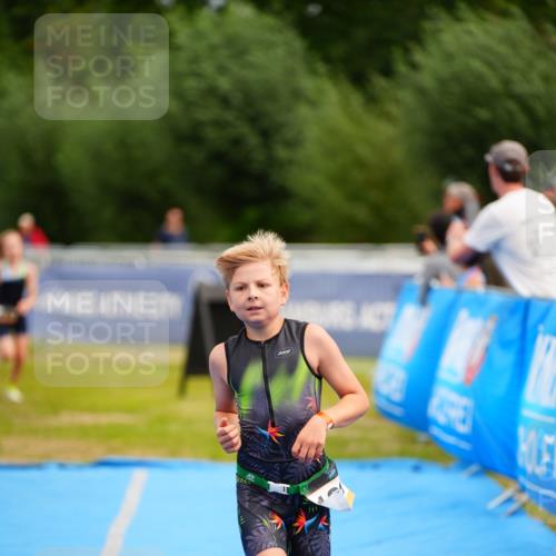 30.08.2026 - Elbe Triathlon Hamburg LAZAROV Photography http://msf.ph/oto/10071097 30.08.2026 12:56:49 Ziel 1835, 1848 meine-sportfotos.de