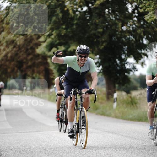 30.08.2026 - Elbe Triathlon Hamburg Michael Burmester http://msf.ph/oto/10071098 30.08.2026 10:01:33 Radfahren 475, 618, 637, 782, 975 meine-sportfotos.de