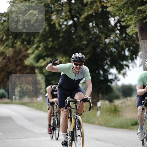 30.08.2026 - Elbe Triathlon Hamburg Michael Burmester http://msf.ph/oto/10071099 30.08.2026 10:01:33 Radfahren 475, 618, 637, 782, 975 meine-sportfotos.de