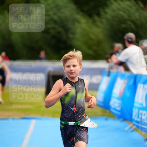 30.08.2026 - Elbe Triathlon Hamburg LAZAROV Photography http://msf.ph/oto/10071100 30.08.2026 12:56:49 Ziel 1835, 1848 meine-sportfotos.de