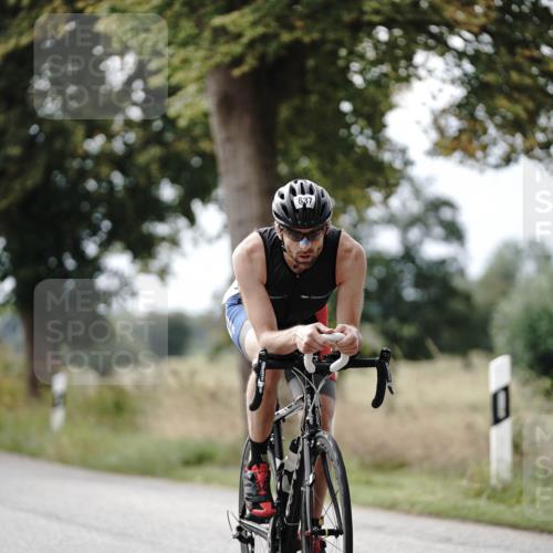 30.08.2026 - Elbe Triathlon Hamburg Michael Burmester http://msf.ph/oto/10071104 30.08.2026 10:01:35 Radfahren 475, 566, 618, 637, 782, 975 meine-sportfotos.de