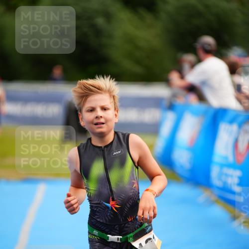 30.08.2026 - Elbe Triathlon Hamburg LAZAROV Photography http://msf.ph/oto/10071105 30.08.2026 12:56:49 Ziel 1835, 1848 meine-sportfotos.de