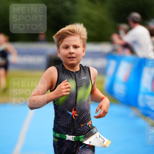 30.08.2026 - Elbe Triathlon Hamburg LAZAROV Photography http://msf.ph/oto/10071108 30.08.2026 12:56:50 Ziel 1835, 1848 meine-sportfotos.de