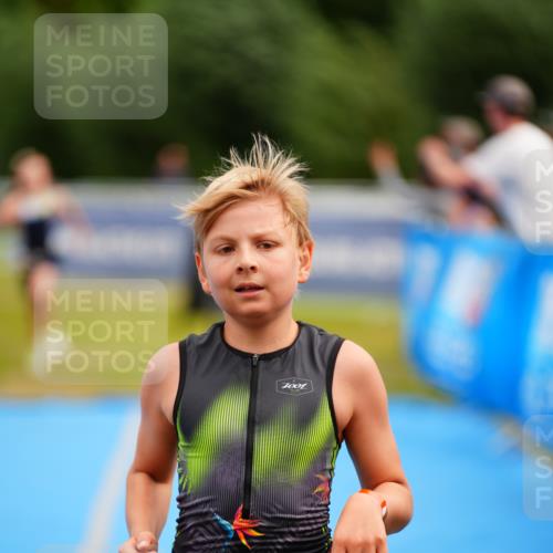 30.08.2026 - Elbe Triathlon Hamburg LAZAROV Photography http://msf.ph/oto/10071112 30.08.2026 12:56:50 Ziel 1835, 1848 meine-sportfotos.de