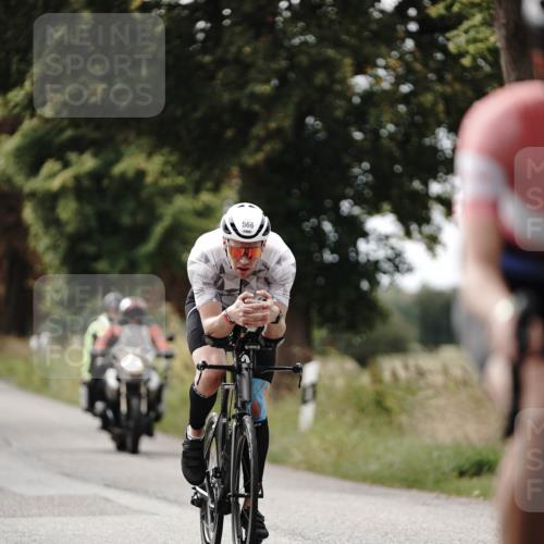 30.08.2026 - Elbe Triathlon Hamburg Michael Burmester http://msf.ph/oto/10071114 30.08.2026 10:01:41 Radfahren 566, 620, 651, 975 meine-sportfotos.de