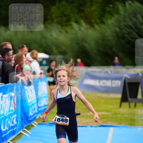 30.08.2026 - Elbe Triathlon Hamburg LAZAROV Photography http://msf.ph/oto/10071121 30.08.2026 12:56:52 Ziel 1608, 1835, 1848 meine-sportfotos.de