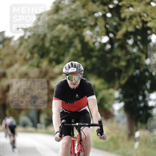 30.08.2026 - Elbe Triathlon Hamburg Michael Burmester http://msf.ph/oto/10071122 30.08.2026 10:01:44 Radfahren 546, 566, 620, 651 meine-sportfotos.de