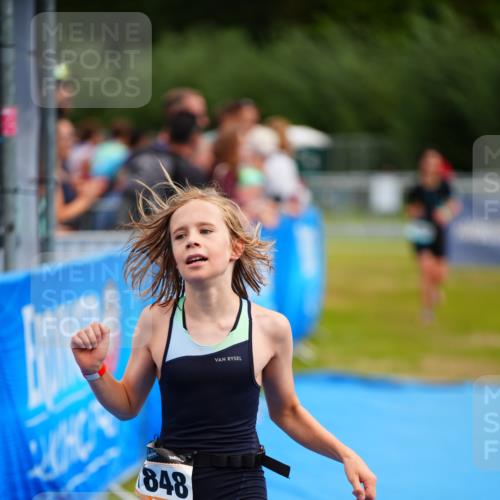 30.08.2026 - Elbe Triathlon Hamburg LAZAROV Photography http://msf.ph/oto/10071138 30.08.2026 12:56:53 Ziel 1608, 1848 meine-sportfotos.de